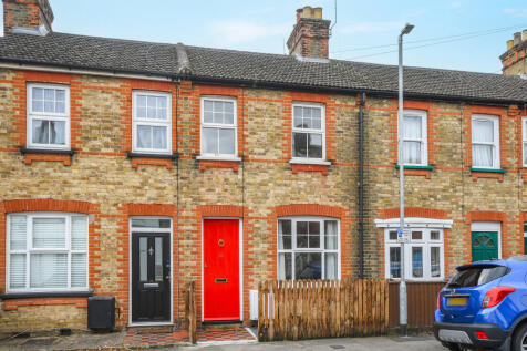 Gainsborough Crescent, Chelmsford 2 bed terraced house for sale