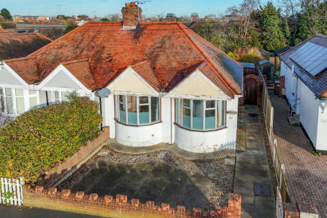 2 bedroom semi-detached bungalow for sale