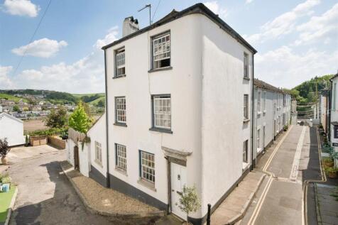 5 bedroom semi-detached house for sale
