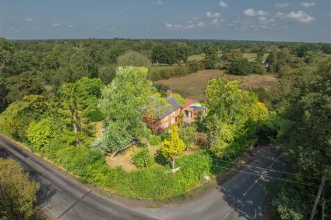 Warings Green Road, Solihull B94 3 bed cottage for sale