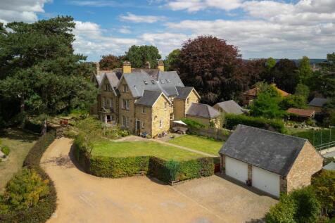 Devonshire House, Castle Howard Road... 6 bed house for sale