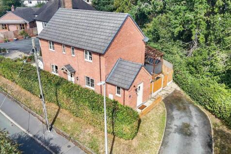 Middleton Road, Oswestry 3 bed detached house for sale
