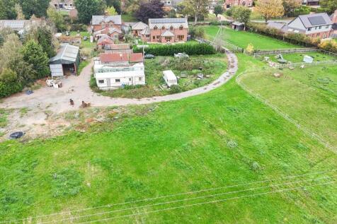 Chapel Lane, Knockin Heath, Oswestry 2 bed cottage for sale