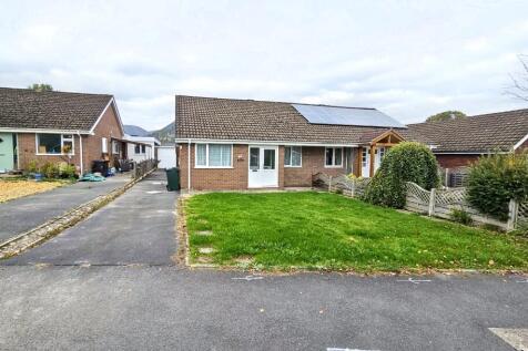 Churchill Road, Church Stretton SY6 3 bed semi