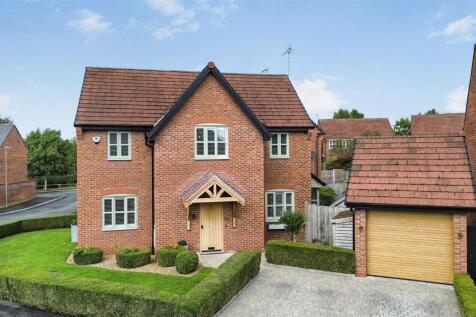 4 bedroom detached house for sale