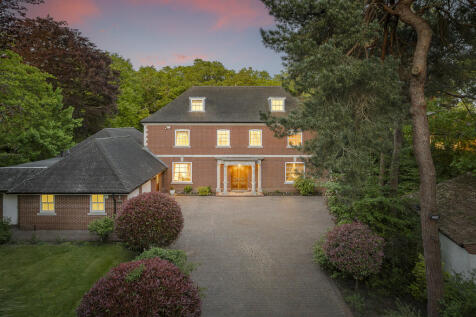 8 bedroom detached house for sale