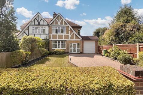 Fryston Avenue, Coulsdon CR5 3 bed semi
