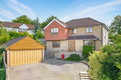 Petersfield Crescent, Coulsdon CR5 5 bed detached house for sale