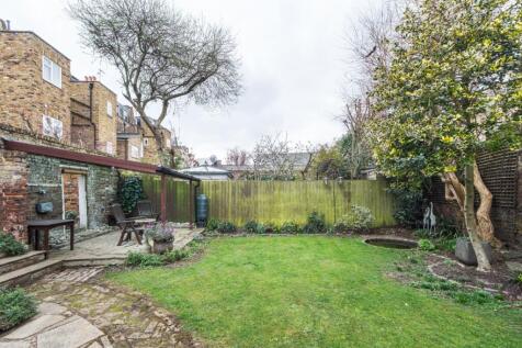 5 bedroom terraced house for sale