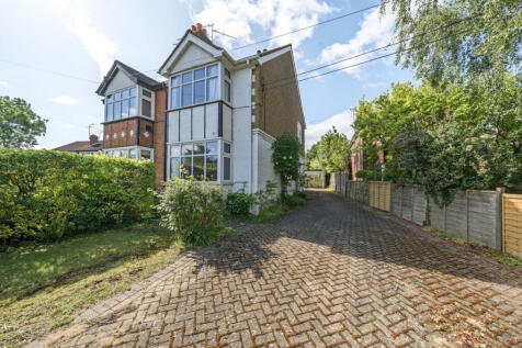 Henley Wood Road, Earley, Reading 3 bed semi