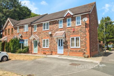 Moorhen Drive, Lower Earley, Reading 2 bed end of terrace house for sale