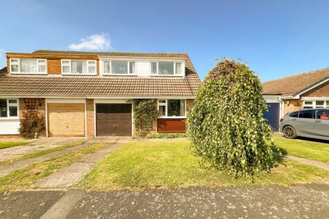 3 bedroom semi-detached house for sale