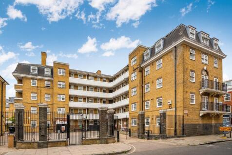 Studio flat for sale