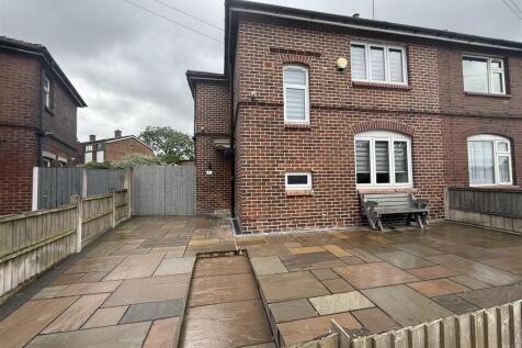 Yew Crescent, Greenacres, Oldham 3 bed semi