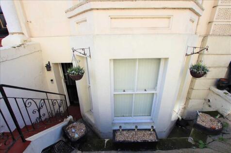 Albion Road, Scarborough 2 bed apartment for sale