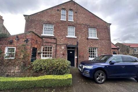 Scalby Road, Scarborough 3 bed apartment for sale