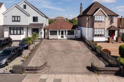 Bean Road, Bexleyheath, DA6 2 bed detached bungalow for sale