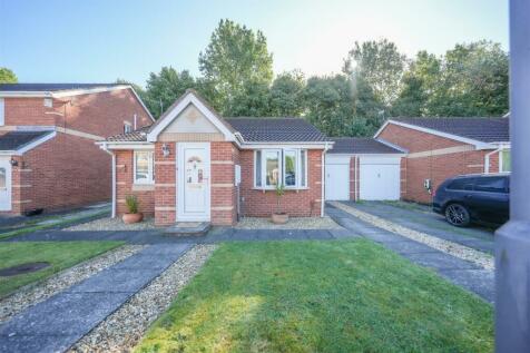 2 bedroom semi-detached bungalow for sale