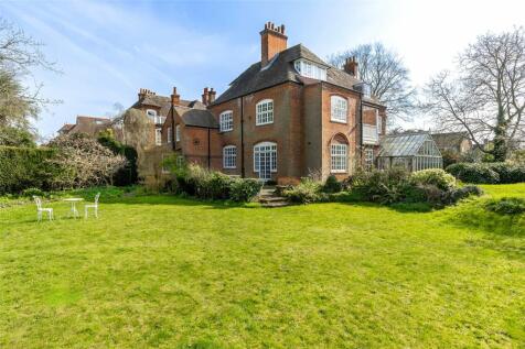 7 bedroom detached house for sale