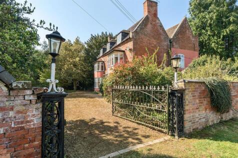 8 bedroom barn conversion for sale