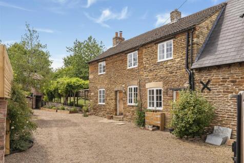 3 bedroom cottage for sale