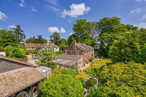 Canterbury Road, Ashford, Kent, TN24 4 bed detached house for sale