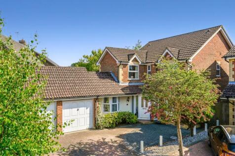 Bell Chapel Close, Kingsnorth... 4 bed detached house for sale
