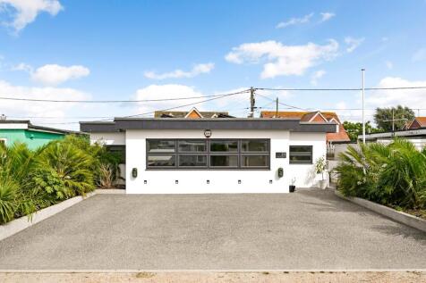 Links Crescent, St. Marys Bay, Romney... 3 bed bungalow for sale
