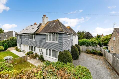 Bathurst Road, Folkestone, Kent, CT20 2 bed semi