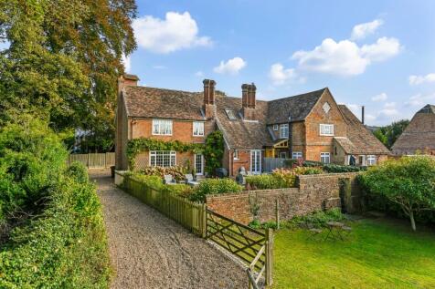Pett Lane, Charing, Ashford, Kent, TN27 4 bed semi