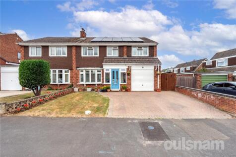 Augustine Avenue, Studley... 4 bed semi