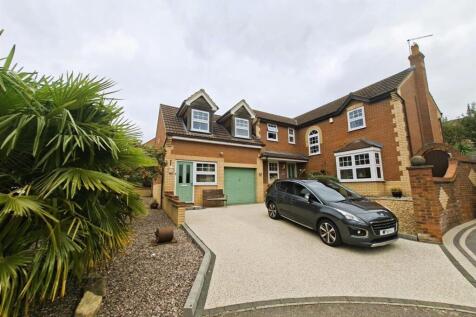 5 bedroom detached house for sale