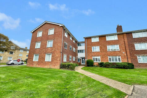 2 bedroom ground floor flat for sale