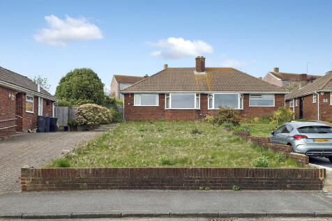 Holmbush Way, West Sussex BN42 3 bed semi