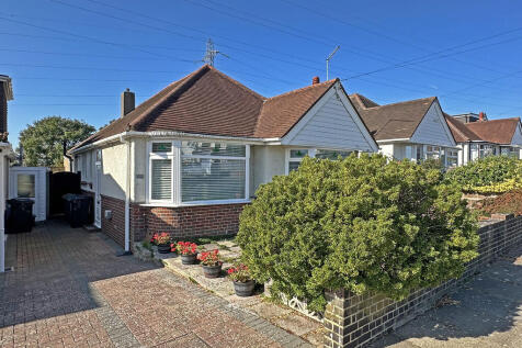 Melrose Avenue, Brighton BN41 2 bed detached bungalow for sale