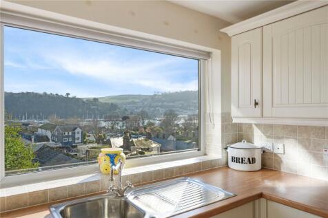 Clarence Hill, Dartmouth 3 bed detached bungalow for sale