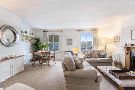 3 bedroom flat for sale