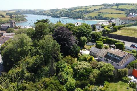 Knowle Road, Salcombe, Devon, TQ8 3 bed detached house for sale