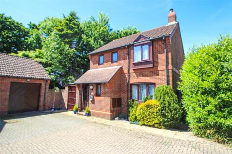 Barton Drive, Hamble, Southampton... 3 bed detached house for sale