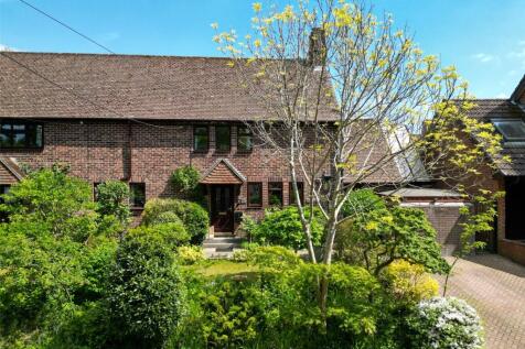 Hound Road, Netley Abbey... 3 bed semi