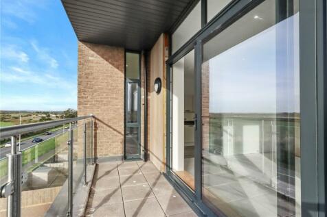 Macauley Drive, Eastbourne, BN23 2 bed apartment for sale