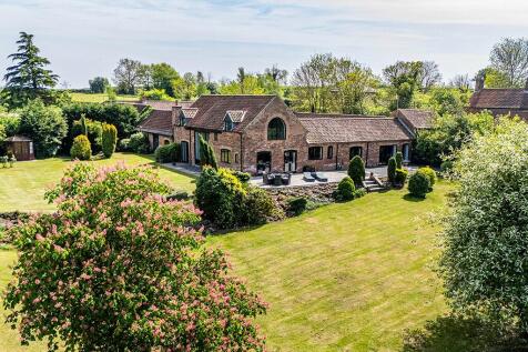 Bleasby NG14 5 bed barn conversion for sale