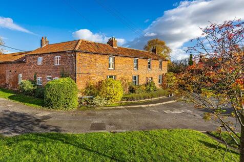 4 bedroom semi-detached house for sale