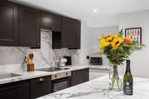 4 bedroom terraced house for sale