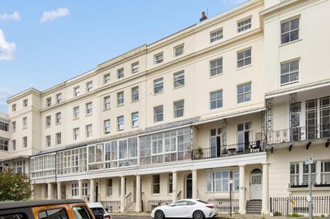 6 bedroom terraced house for sale