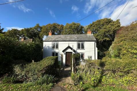 2 bedroom detached house for sale