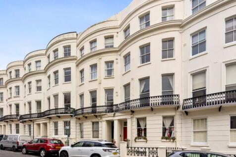 8 bedroom terraced house for sale