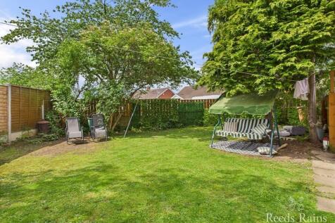 Otterburn Gardens, North Yorkshire TS5 3 bed semi