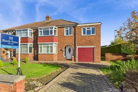 Meadfoot Drive, North Yorkshire TS5 4 bed semi