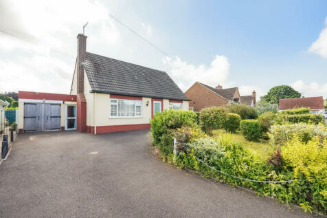 3 bedroom detached bungalow for sale